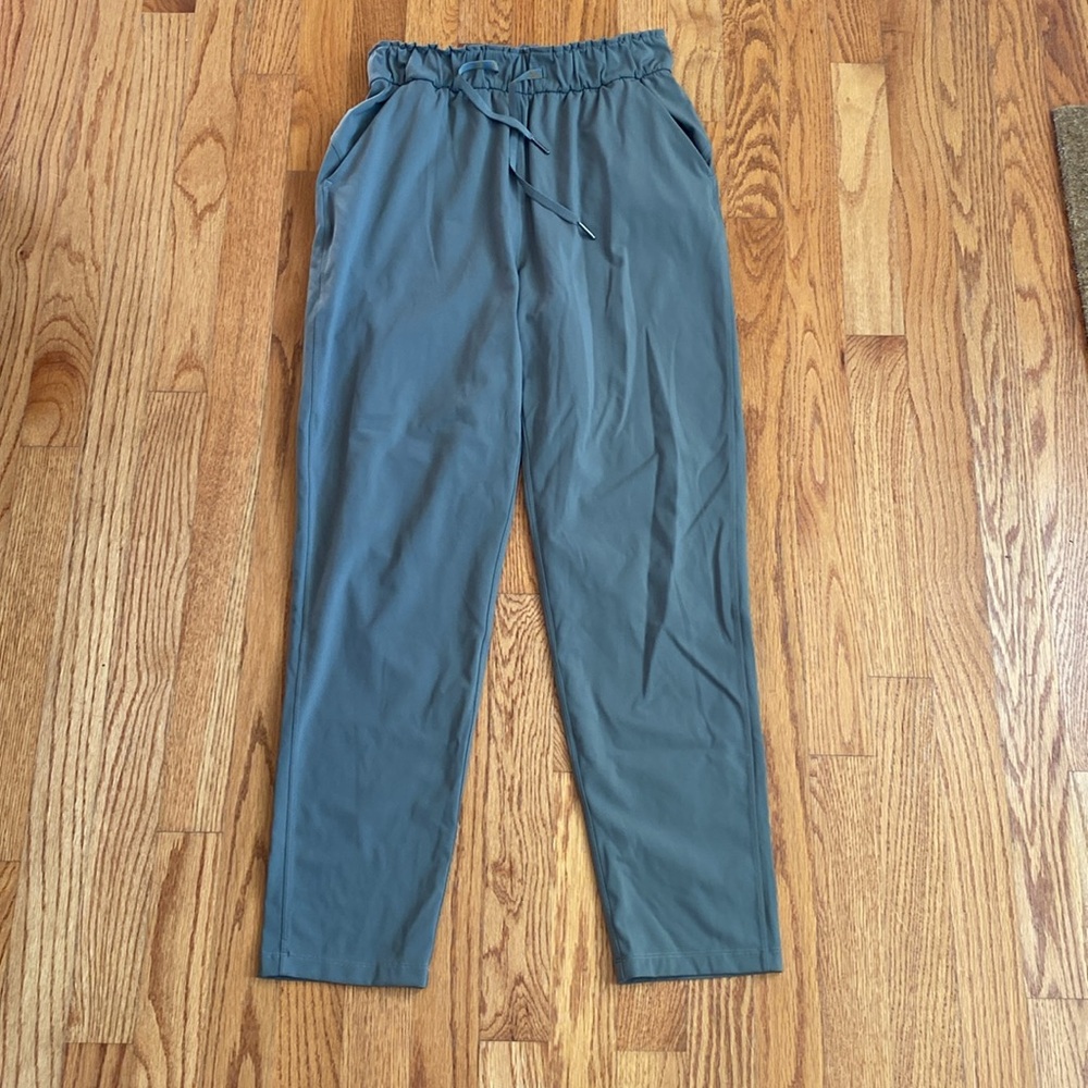 Lululemon Keep Moving Pant Grey Sage Size 4
